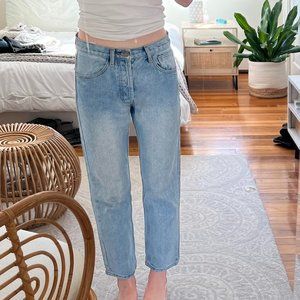 Straight Leg Light Blue Jeans (J.Galt 26w)